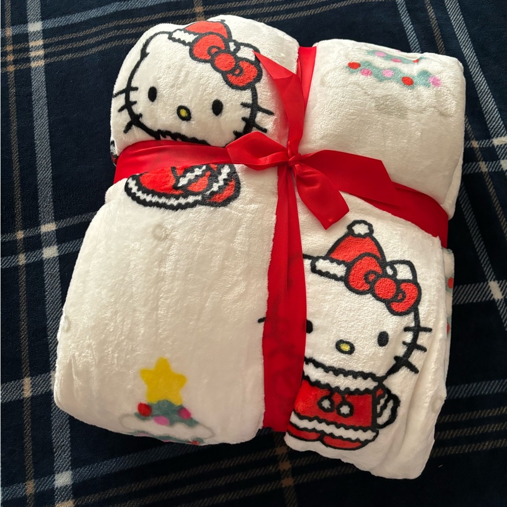 Hello Kitty Christmas Blanket (full/queen)